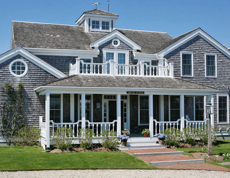 Shingle style roof, nantucket architecture