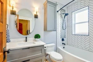 Beautiful Modern Bathroom with Nice Tiling