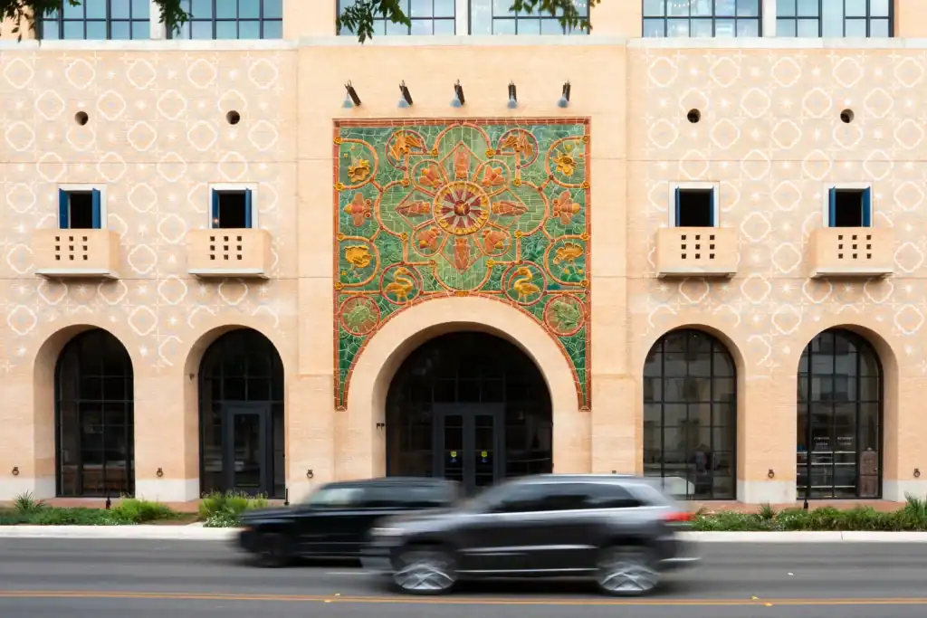 Oxbow by Don B. McDonald Architects in Texas, United States