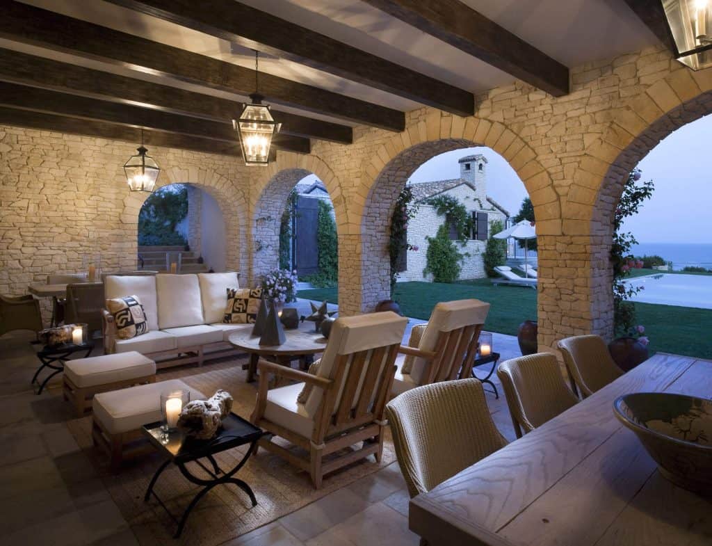 House on the Southern California Coast by Robert A.M. Stern Architects in Malibu, United States