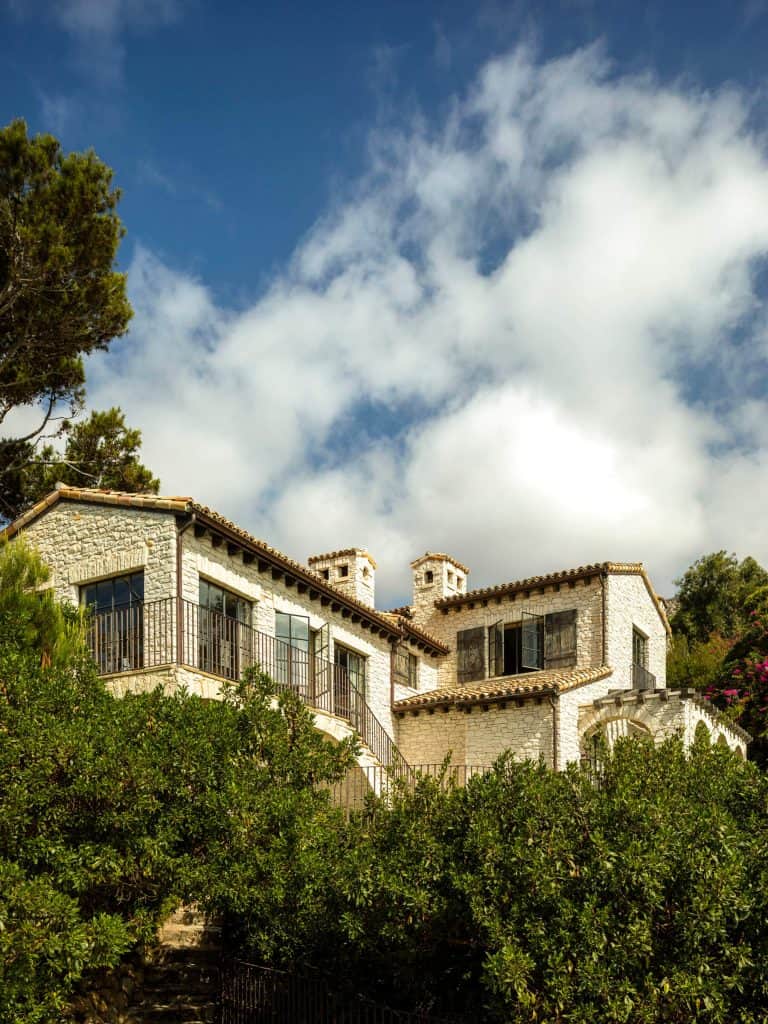 House on the Southern California Coast by Robert A.M. Stern Architects in Malibu, United States