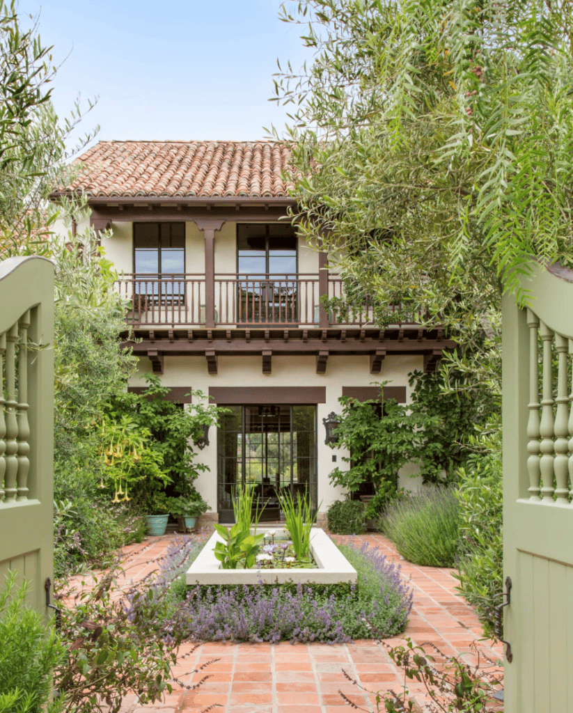 Spanish Revival in Santa Monica by Ferguson & Shamamian Architects in Santa Monica, United States