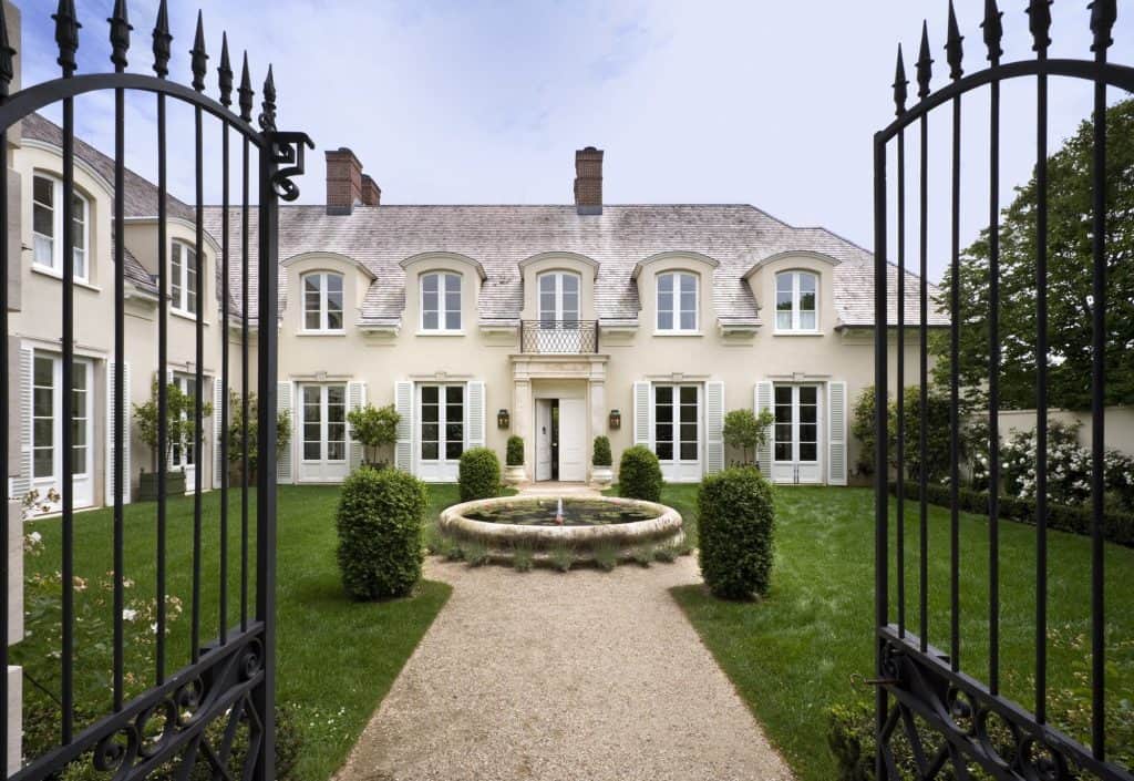 Residence in East Hampton by Robert A.M. Stern Architects in New York, United States