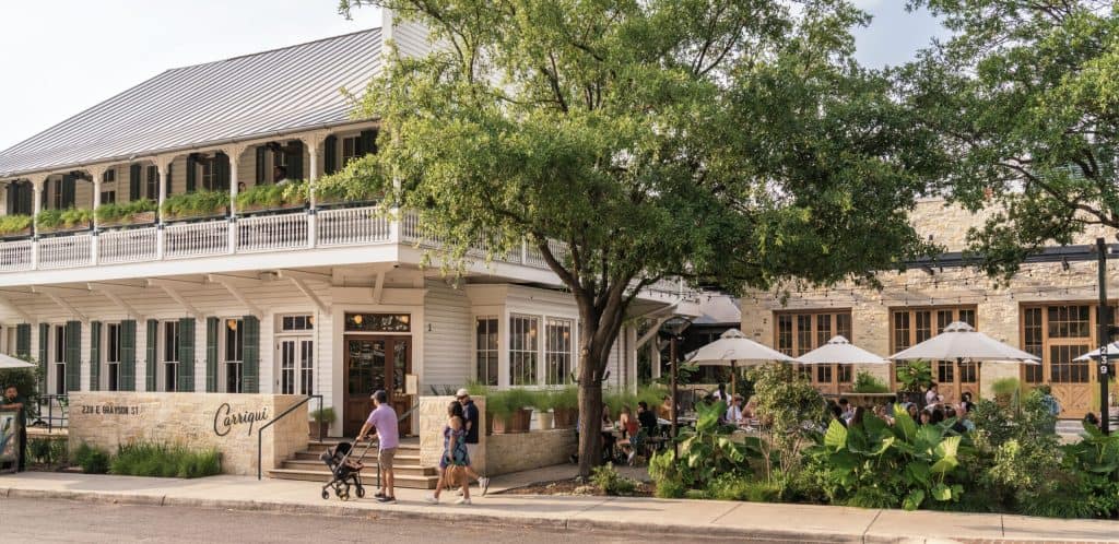 Carriqui by Don B. McDonald Architects in Texas, United States