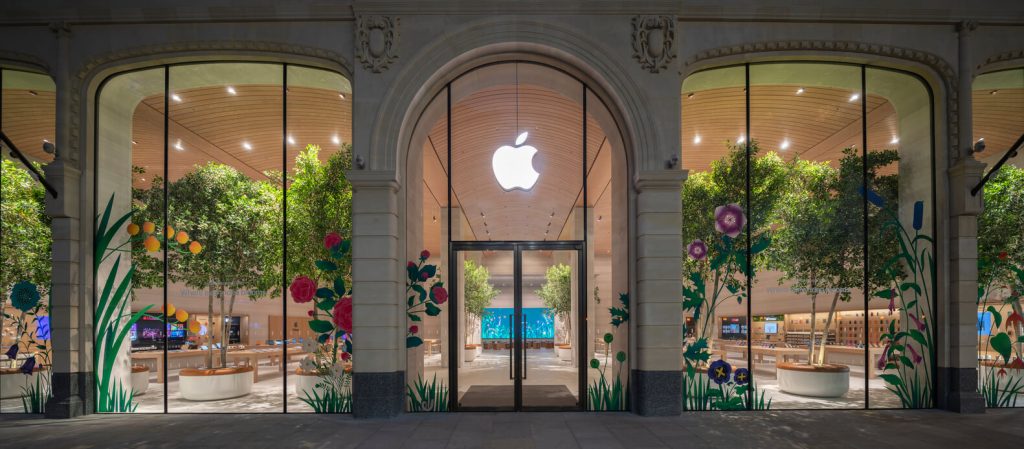 Apple Brompton Road by Foster + Partners in London, United Kingdom