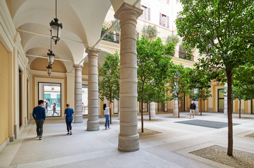 Apple Store Via Del Corso by Foster + Partners in Rome, Italy