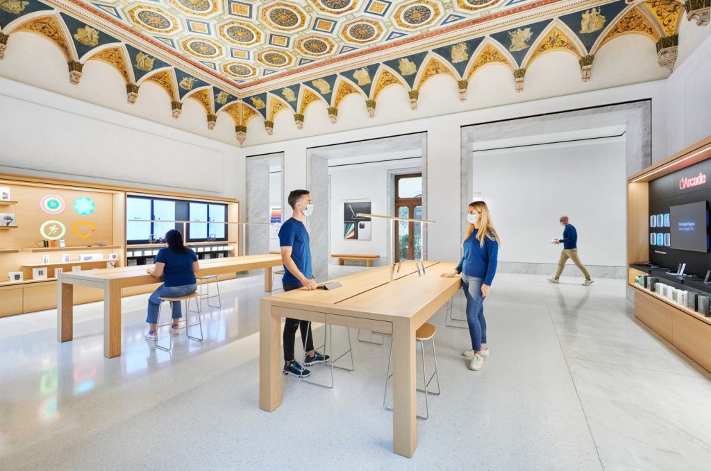 Apple Store Via Del Corso by Foster + Partners in Rome, Italy