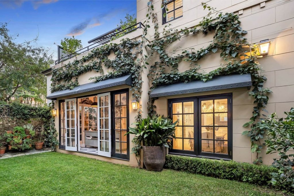 Darling Point Townhouse by Michael Bell Architects in Sydney, Australia