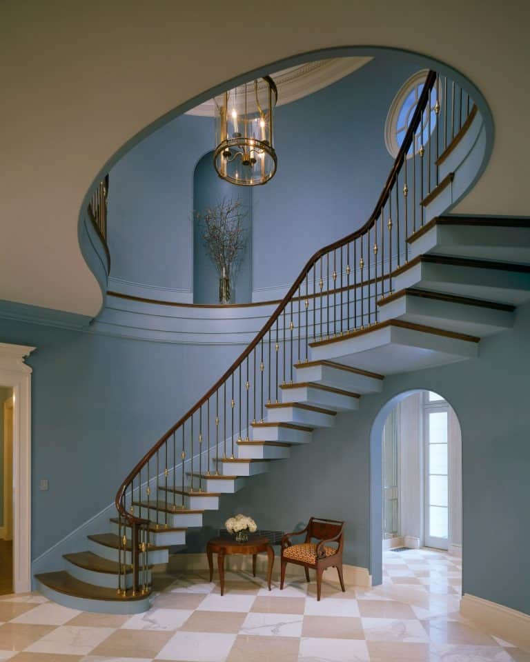 New England House by Peter Pennoyer Architects in Martha's Vineyard, United States