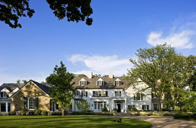 House on Lake Michigan by Robert A.M. Stern Architects in Chicago, United States
