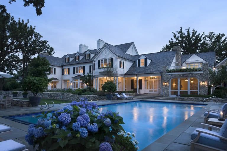 House on Lake Michigan by Robert A.M. Stern Architects in Chicago, United States