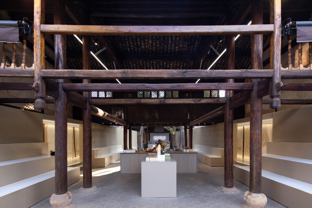 Weishan Chongzheng Academy Bookstore of Librairie Avant-Garde by TAO in Dali, China