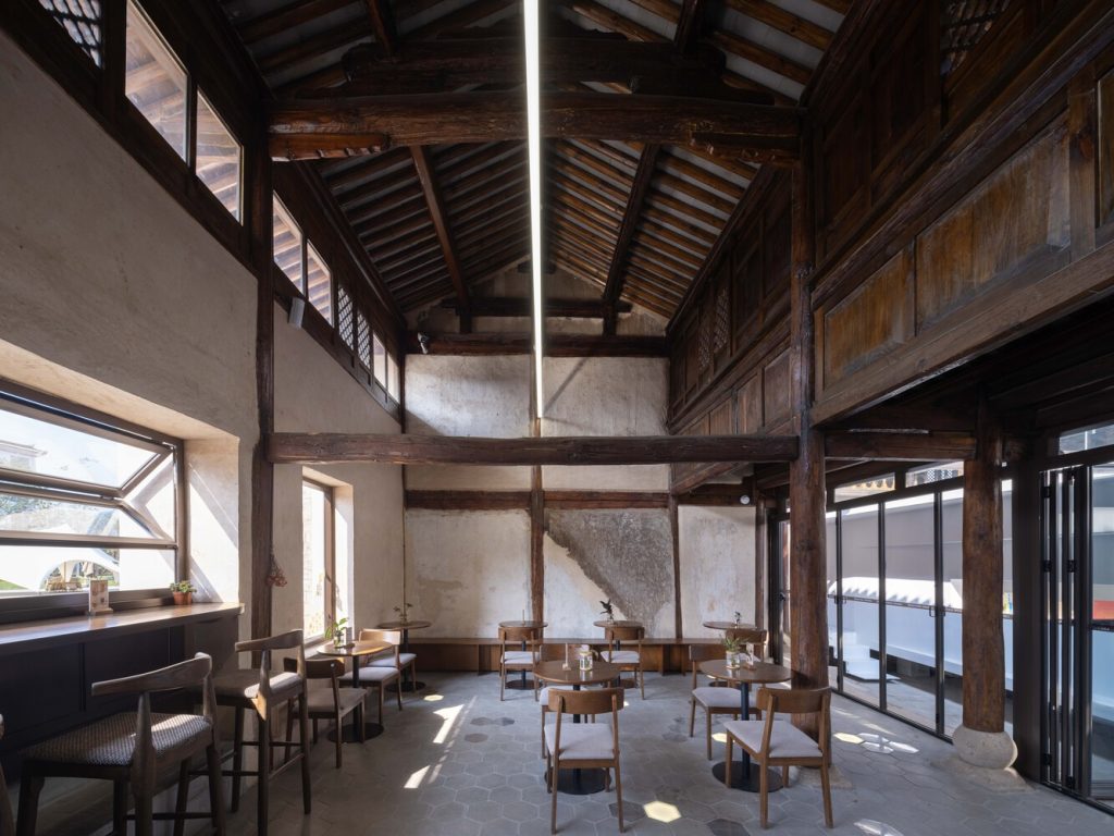 Weishan Chongzheng Academy Bookstore of Librairie Avant-Garde by TAO in Dali, China