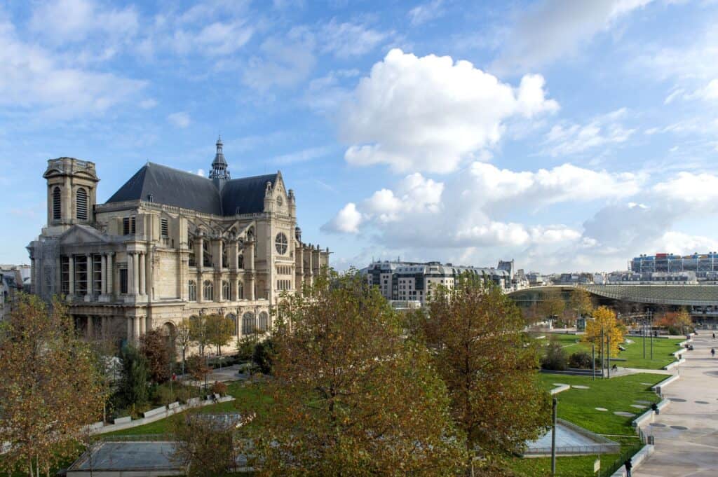 Saint-Eustache church and the Les Halles garden near La Bourse de Commerce, Paris